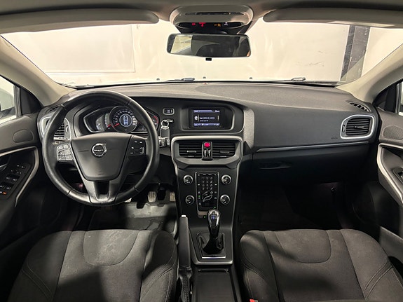 Volvo V40 17 of 30