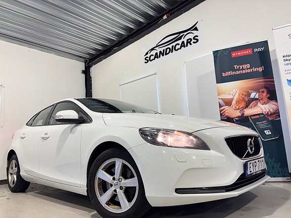 Volvo V40 3 of 30