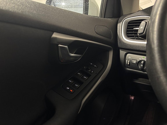 Volvo V40 20 of 30