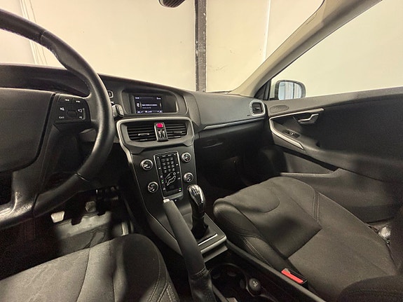 Volvo V40 21 of 30