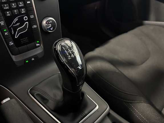 Volvo V40 27 of 30