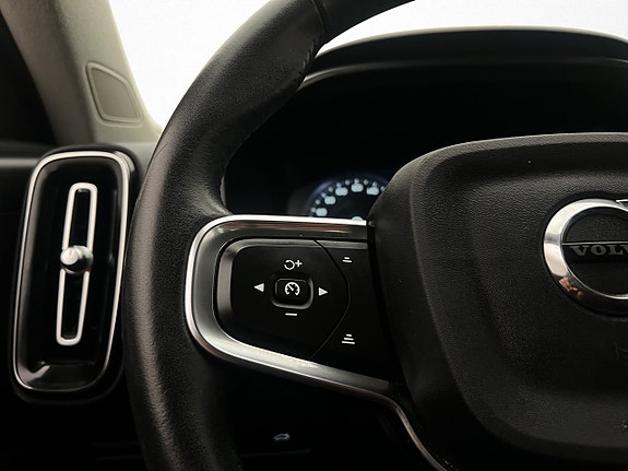 Volvo XC40 16 of 27