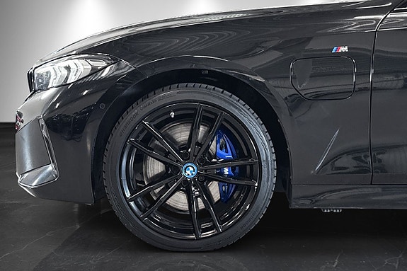 BMW 330e 4 of 30