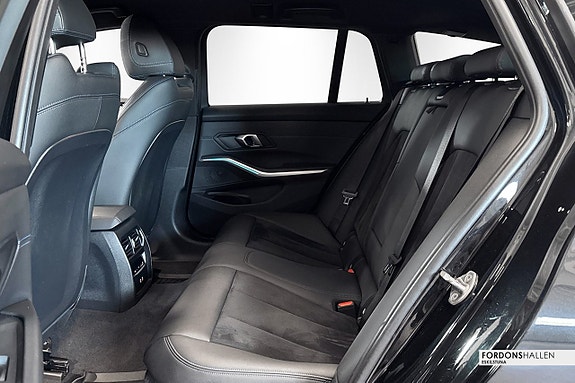 BMW 330e 15 of 30
