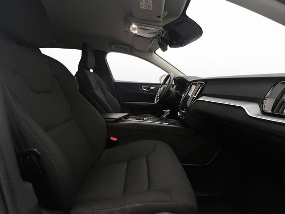 Volvo V60 11 of 30