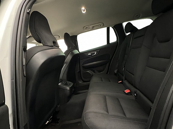 Volvo V60 13 of 30