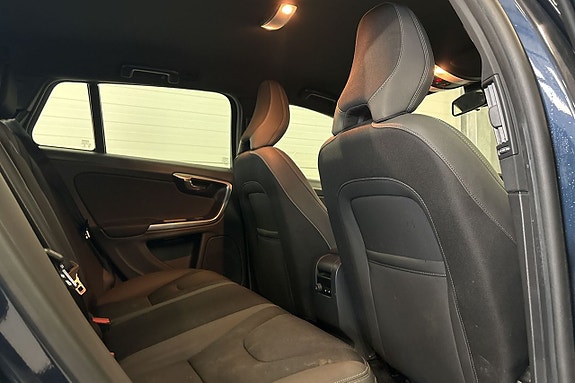 Volvo V60 13 of 23