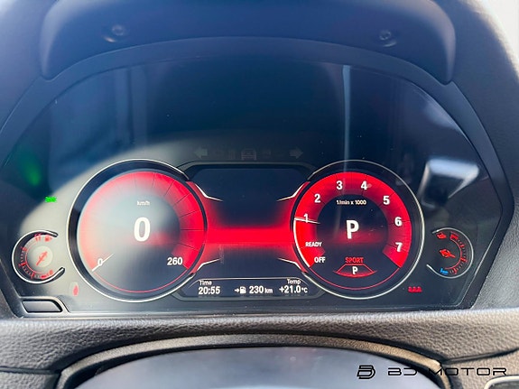 BMW 320i 13 of 17