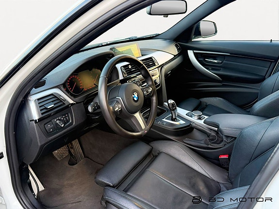 BMW 320i 12 of 17