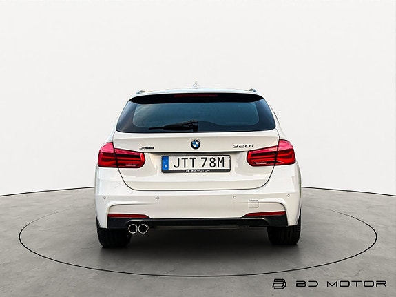 BMW 320i 5 of 17