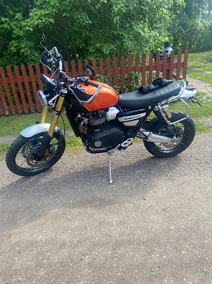 Triumph Scrambler 1200 xe 2 of 3