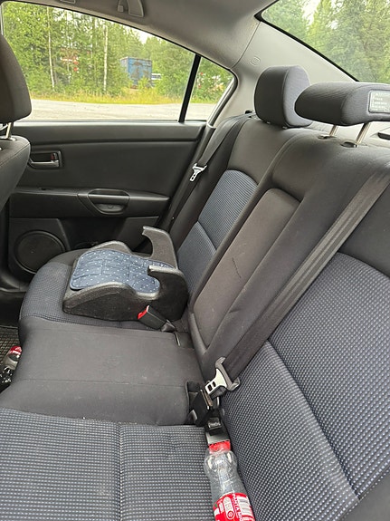 Mazda 3 4 of 5