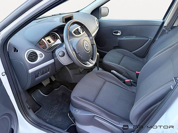 Renault Clio 12 of 16