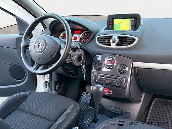 Renault Clio 15 of 16