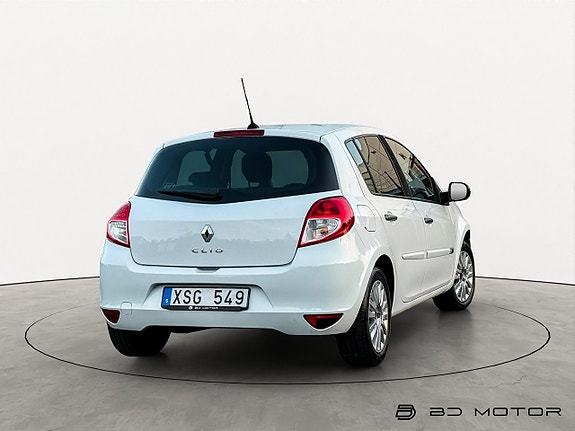 Renault Clio 9 of 16
