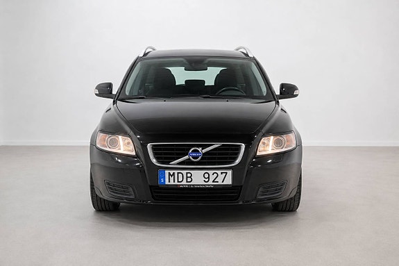 Volvo V50 4 of 26