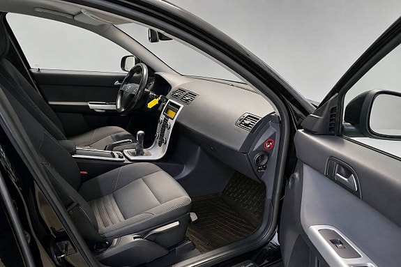 Volvo V50 15 of 26
