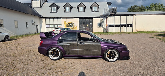 Subaru Impreza 3 of 10