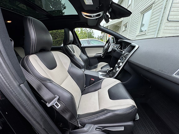 Volvo XC60 10 of 11