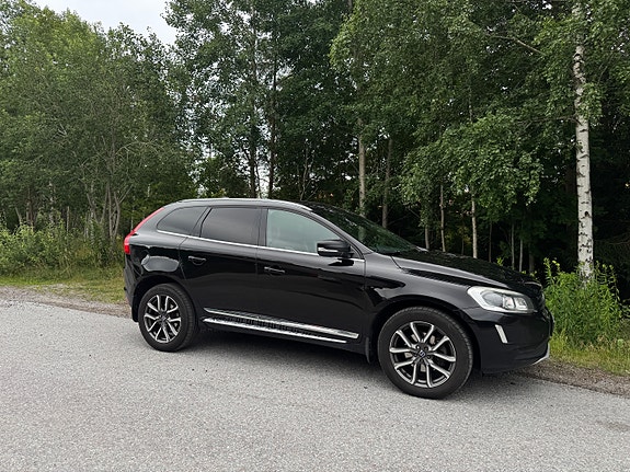 Volvo XC60 2 of 11
