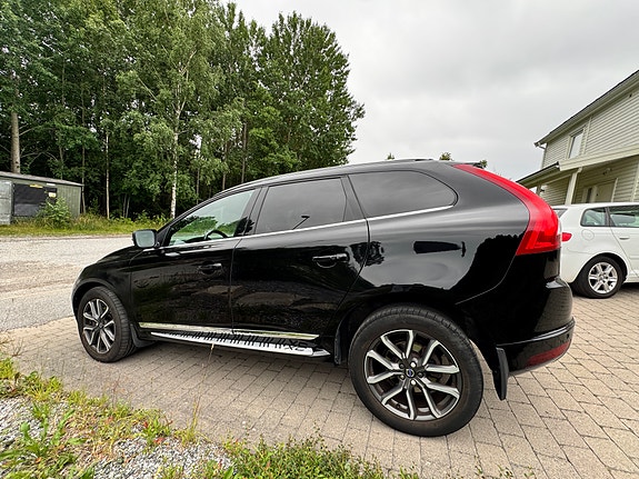 Volvo XC60 4 of 11