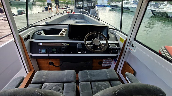 Axopar 28 Brabus AC -2019 4 of 9