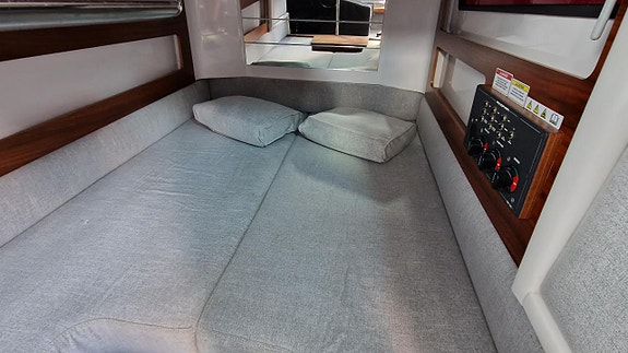 Axopar 28 Brabus AC -2019 6 of 9