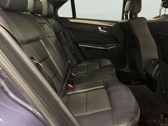 Mercedes-Benz E220 16 of 21