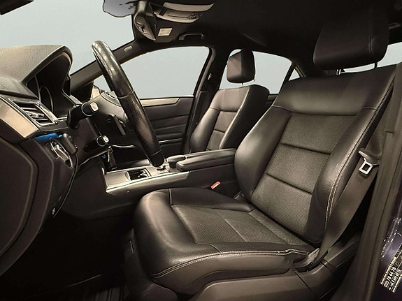 Mercedes-Benz E220 12 of 21