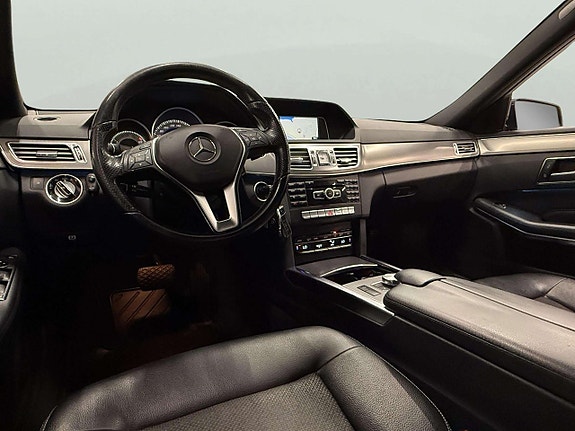 Mercedes-Benz E220 13 of 21