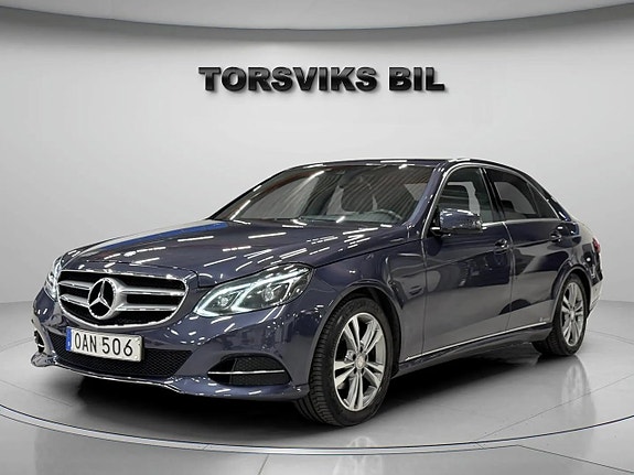 Mercedes-Benz E220 2 of 21