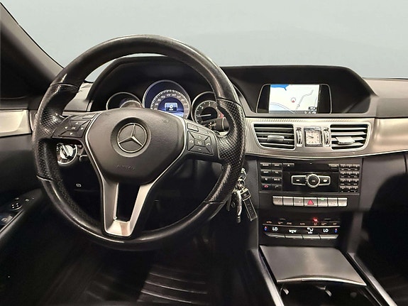Mercedes-Benz E220 11 of 21