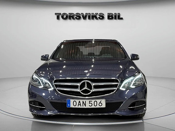 Mercedes-Benz E220 9 of 21