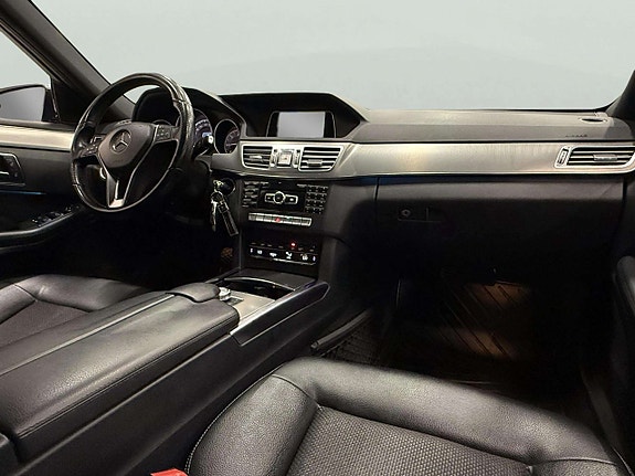 Mercedes-Benz E220 15 of 21