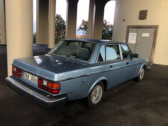 Volvo 264 3 of 3