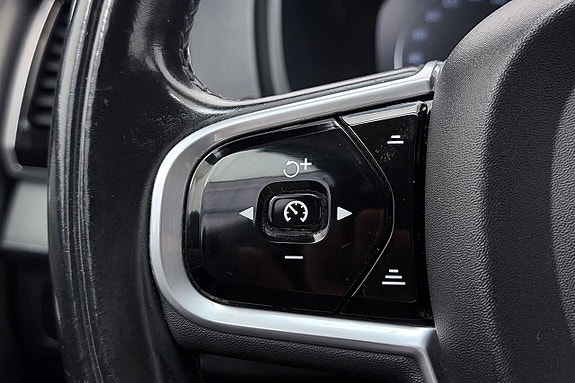 Volvo XC90 23 of 30
