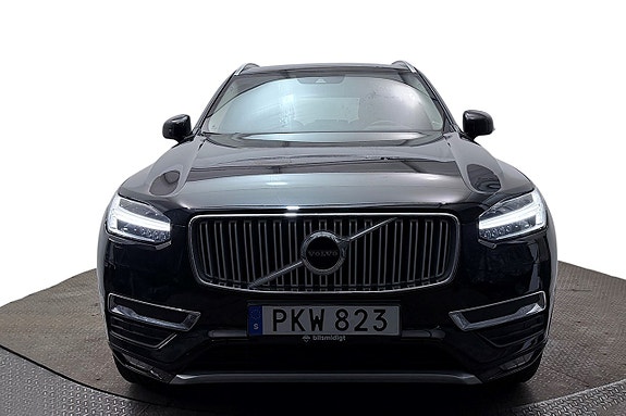 Volvo XC90 3 of 30