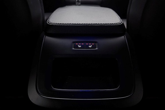 Volvo XC90 18 of 30