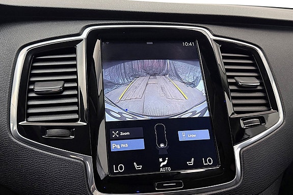 Volvo XC90 26 of 30