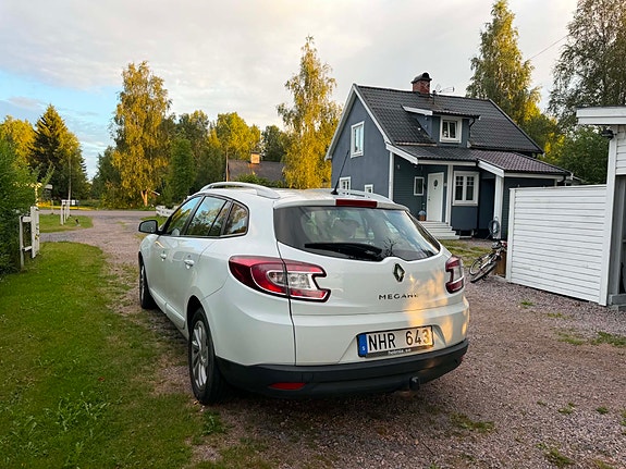Renault Megane III 2 of 6