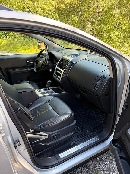 Ford Edge 4 of 5
