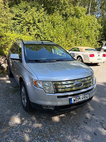 Ford Edge 2 of 5