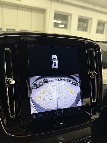 Volvo XC40 13 of 20