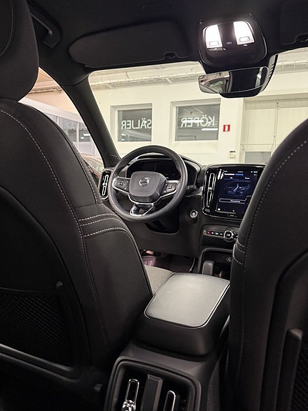 Volvo XC40 7 of 20