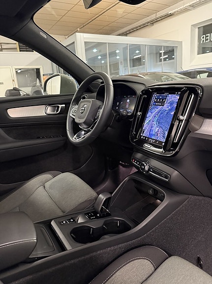 Volvo XC40 9 of 20
