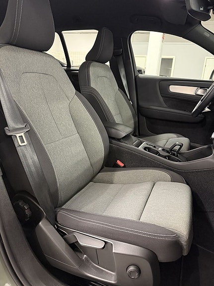 Volvo XC40 16 of 20