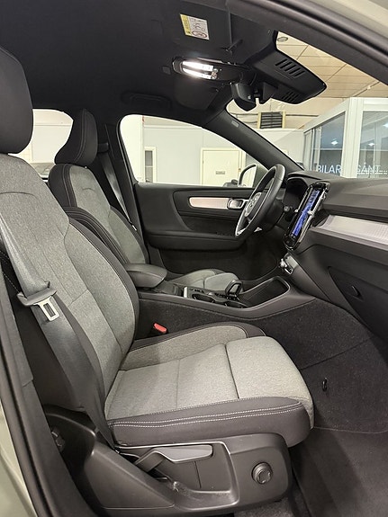 Volvo XC40 15 of 20