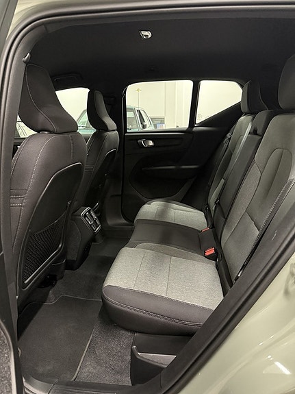 Volvo XC40 17 of 20