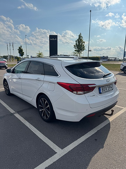 Hyundai i40 2 of 15