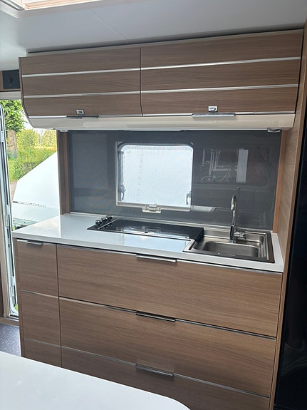 Adria Adora 673pk ac, mover, tält. 8 of 14